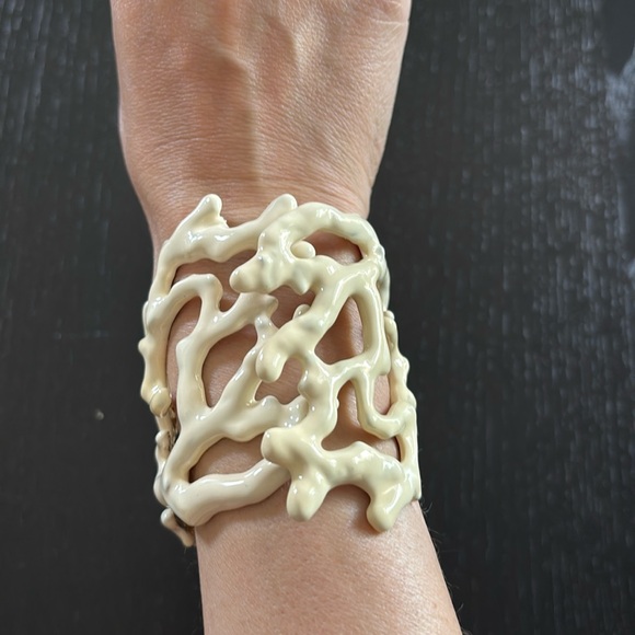 Ivory coral bracelet - Picture 6 of 7